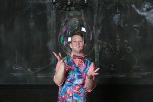 Dmytro Husiev, SHOW Künstler